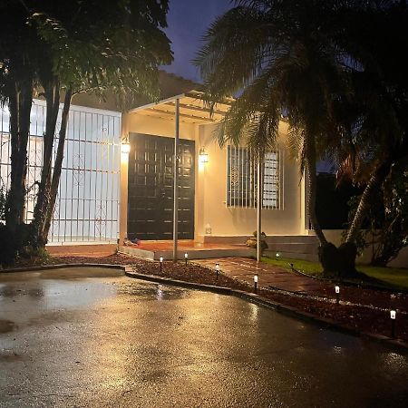 Borinquen Beach House Villa Camaceyes Buitenkant foto
