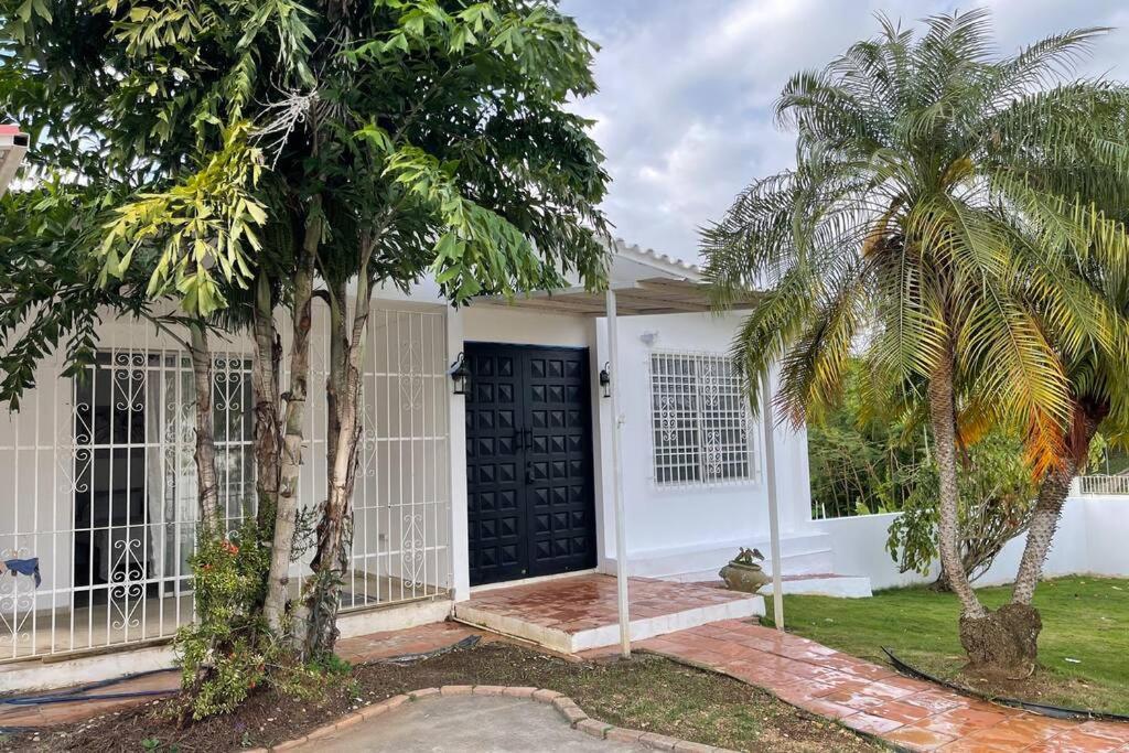 Borinquen Beach House Villa Camaceyes Buitenkant foto