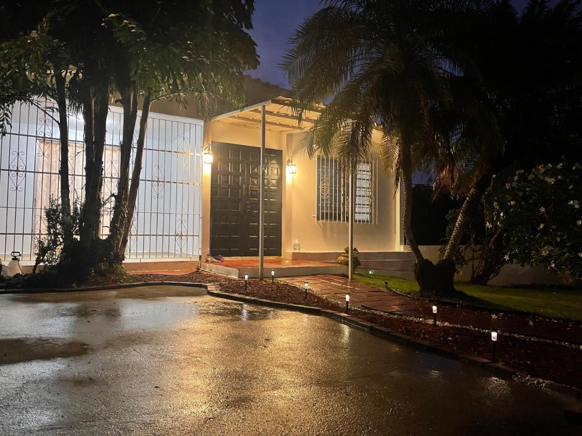 Borinquen Beach House Villa Camaceyes Buitenkant foto